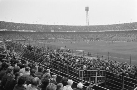 Estdio De Kuip na dcada 70 num Feyenoord x Ajax